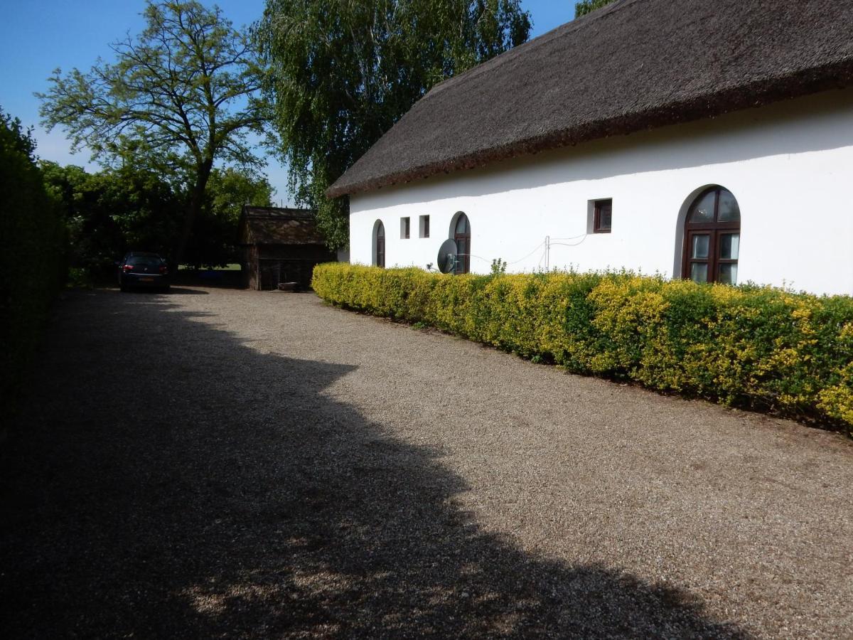 Herberg Tisza Tiszabábolna Exterior photo