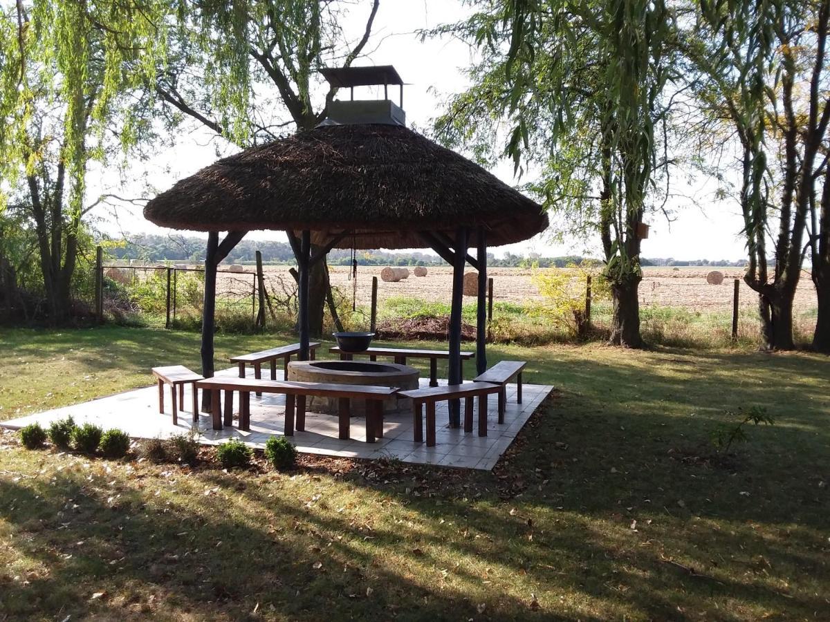 Herberg Tisza Tiszabábolna Exterior photo